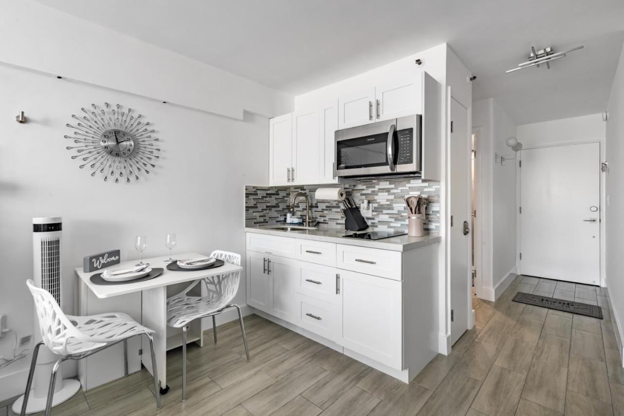 Newly Renovated Oceanfront Studio W/ Balcony - Daytona Beach Apartment Luaran gambar
