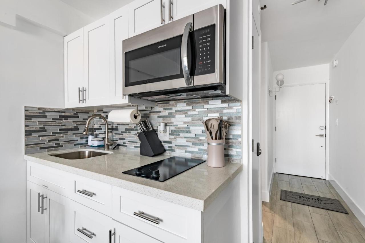 Newly Renovated Oceanfront Studio W/ Balcony - Daytona Beach Apartment Luaran gambar